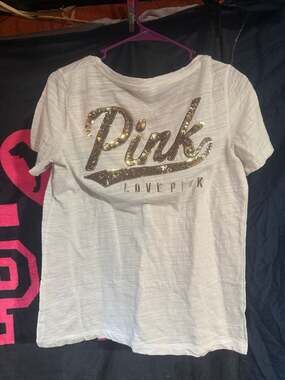 Victoria's Secret PINK White V-Neck Sequin Logo T-Shirt Size M